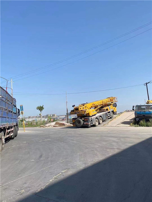 贡觉县25吨吊车的租赁价格大概是多少？